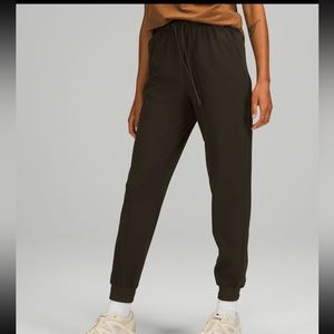 Lululemon High-Rise Jogger